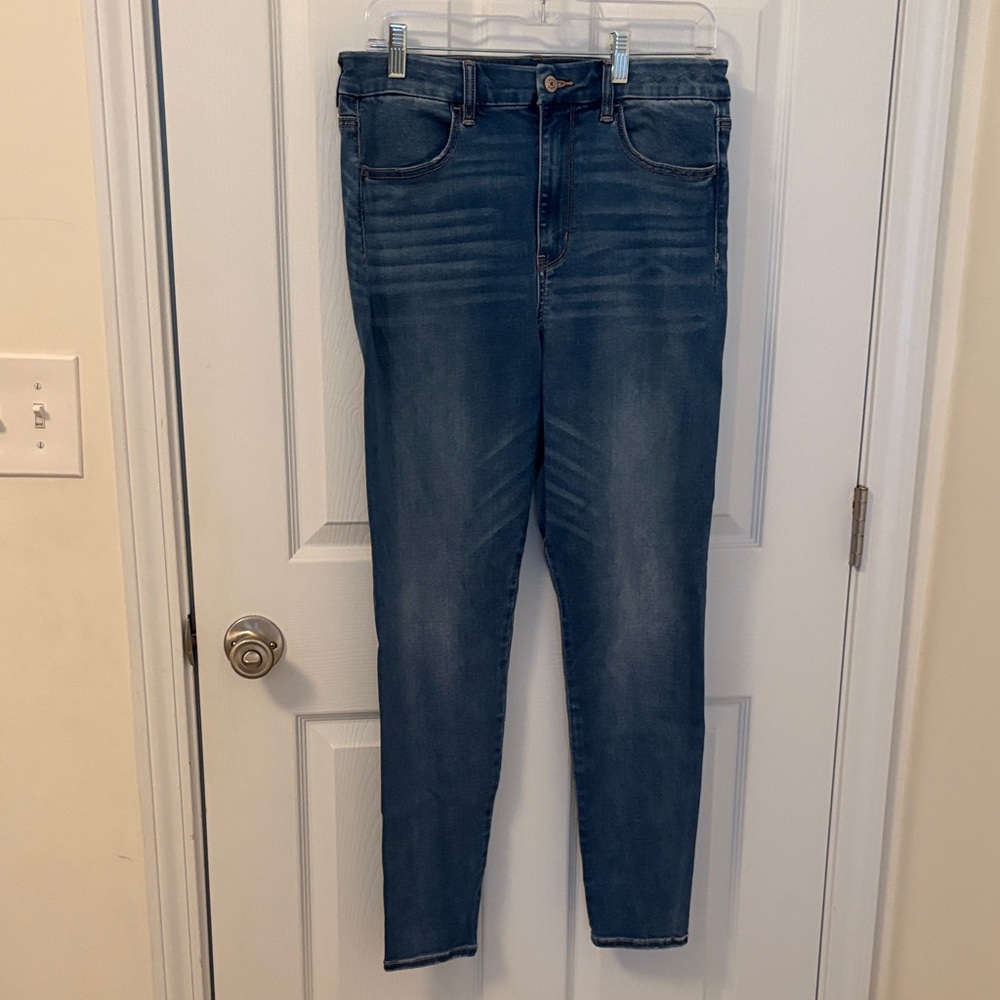 American Eagle Women’s Super Hi- Rise Jeggings-AE forever soft- Size 12 regular